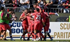 开云官网-包含卡利亚里队员受伤离场，对球队造成影响的词条