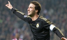 开云足球直播-鏖战华沙，梁靖崑破纪录之夜与韩国队的坚韧对决