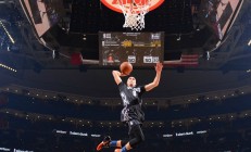 开云足球直播-灰熊争冠战奇兵制胜，乔治末节封神定江山