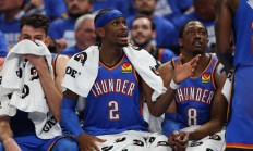 开云体育中国-步行者全队发挥出色，以大分差胜出