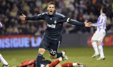 开云APP-赛道逆转，雷诺绝地反击，维斯塔潘关键一击颠覆法拉利王朝