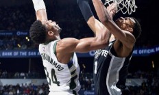 开云体育下载-包含雄鹿队再胜马刺，字母哥称无惧对手挑战的词条