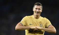 开云足球直播-包含巴萨力克瑞士，莱万高光表现的词条