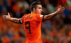 开云官网-橙色风暴席卷银箭王朝，佩雷兹独扛大旗，迈凯伦横扫梅赛德斯的战术革命