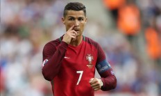 开云体育官网-新疆队冲垮尼克斯，戈贝尔成为关键先生