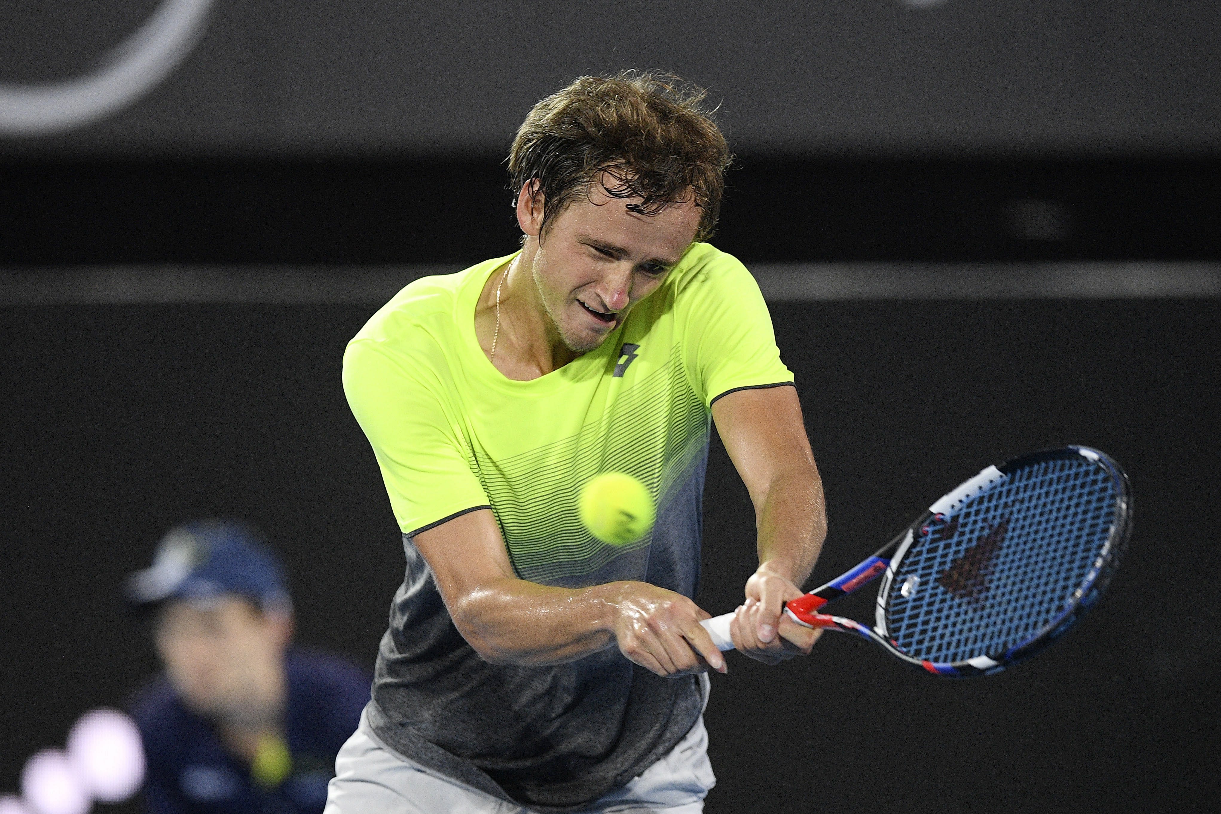 意大利网球队鏖战法国网球队,梅德韦杰夫绝境逆转的简单介绍 意大利网球队鏖战法国网球队,梅德韦杰夫绝境逆转的简单介绍