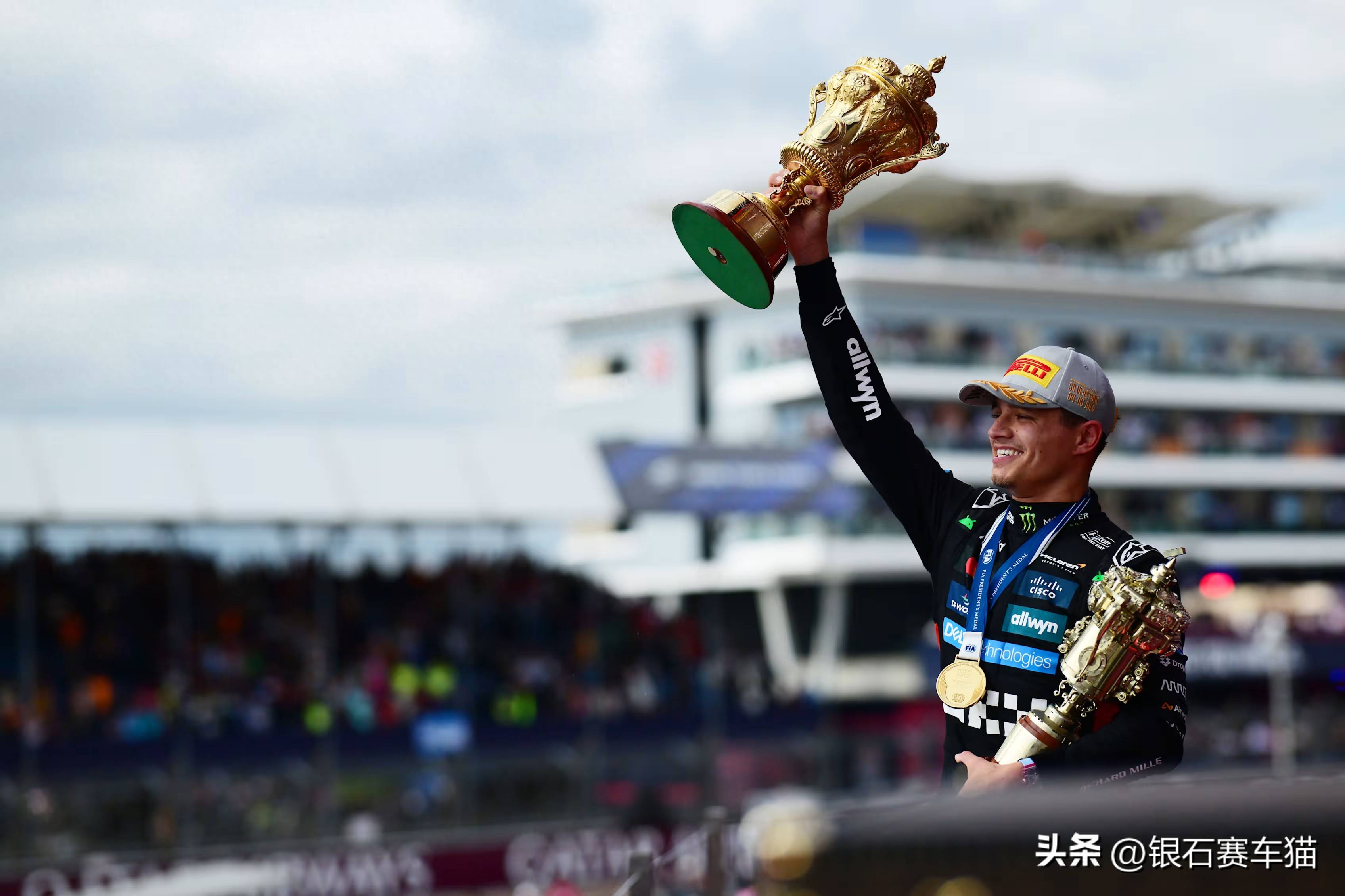 包含威廉姆斯横扫索伯车队，诺里斯刷新纪录的词条