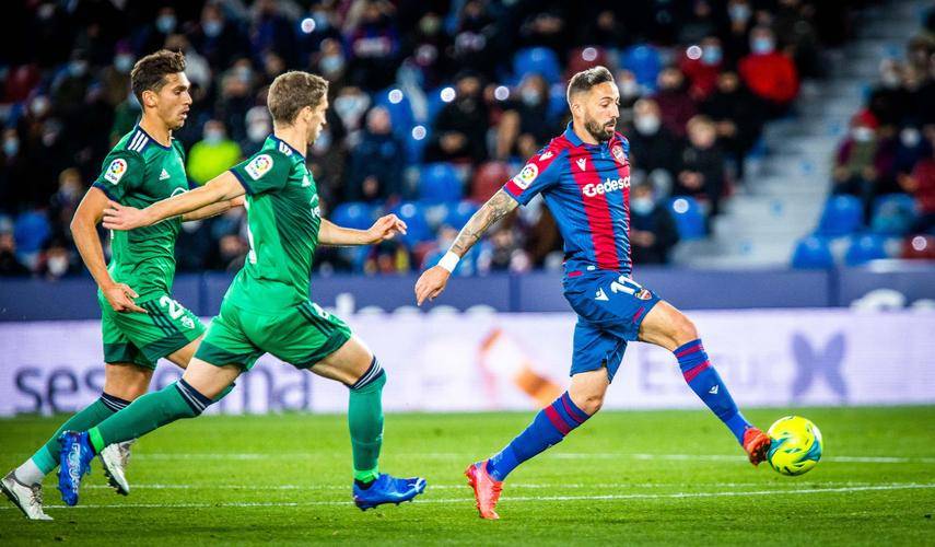 苏尔亚主场战胜莱万特，豪取三分