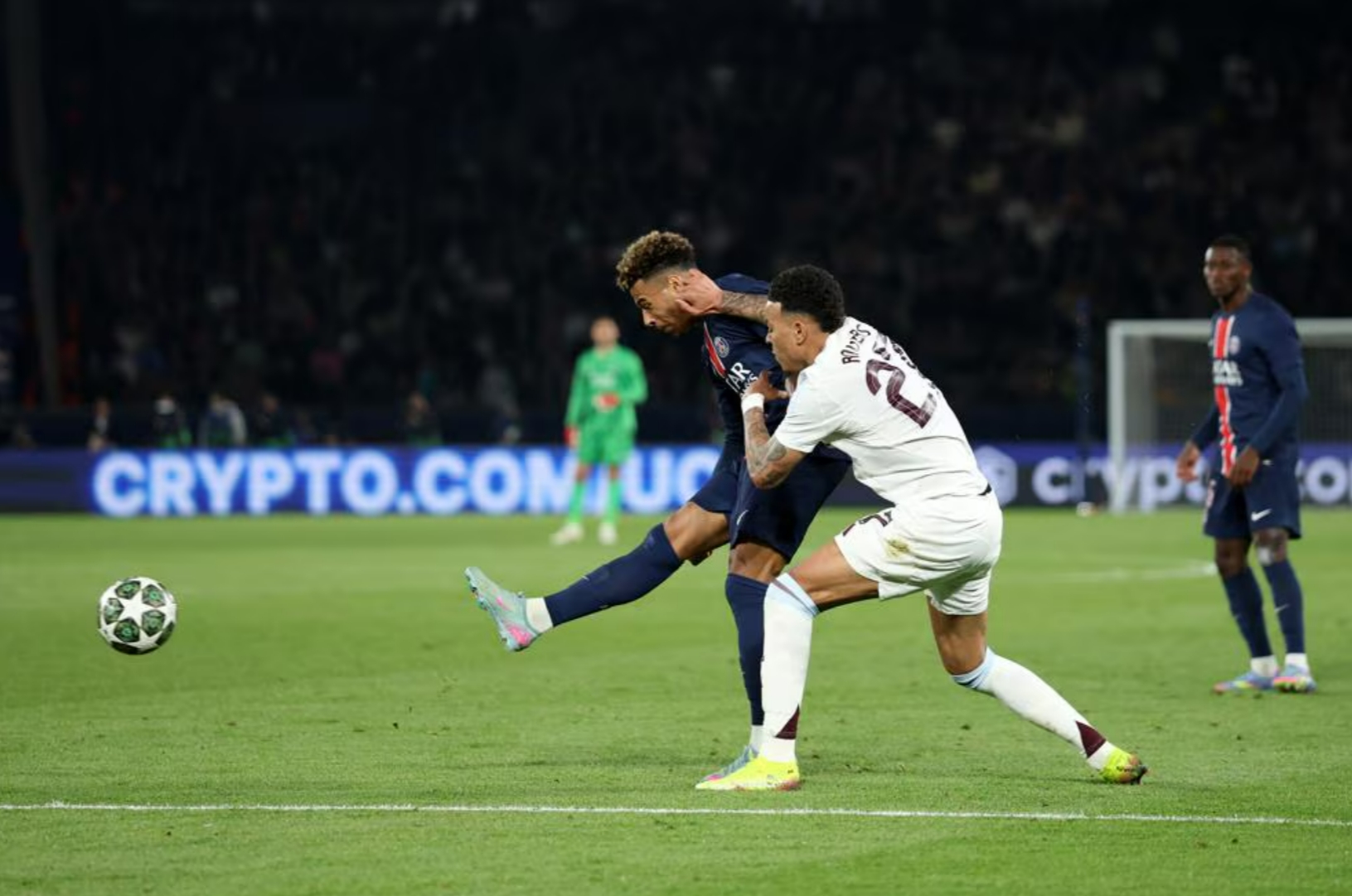 巴黎大挑战阿贾克斯，成功晋级欧冠