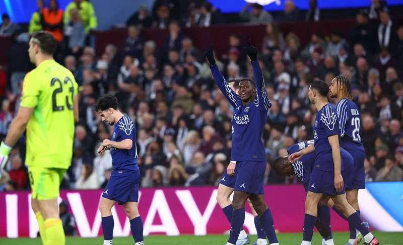 巴黎大挑战阿贾克斯，成功晋级欧冠