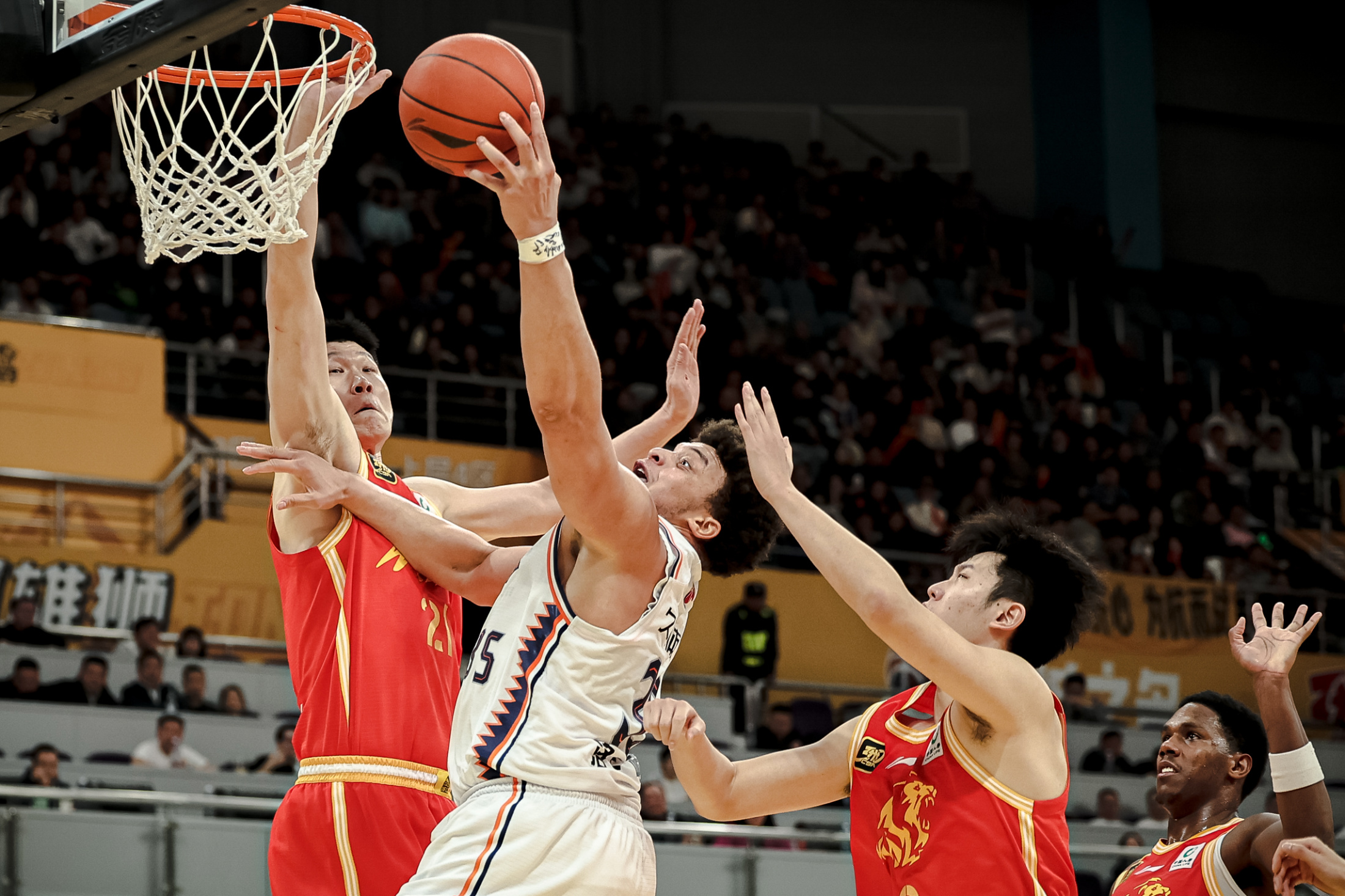 辽宁男篮迎战天津队，誓取胜利