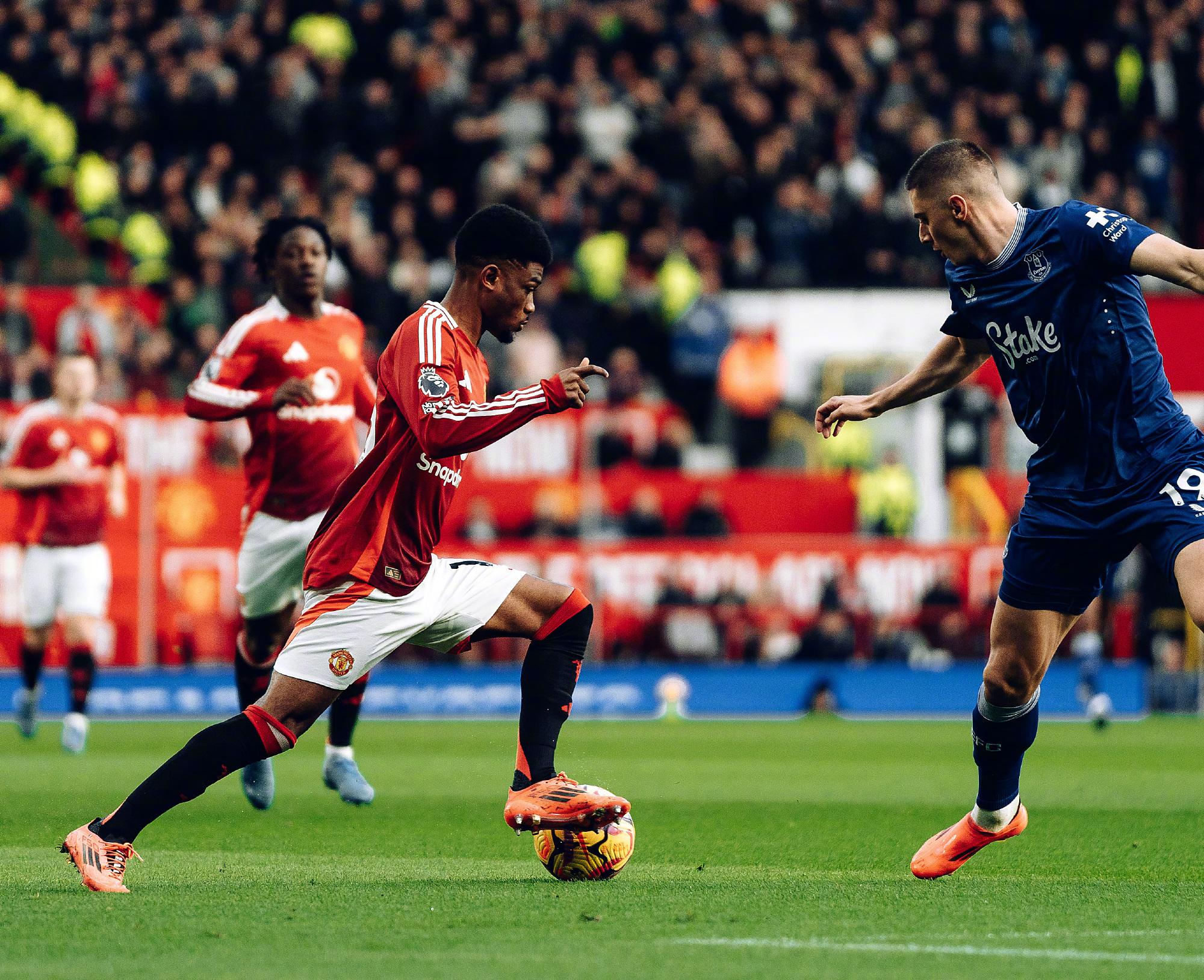 曼联继续保持不败，英超战场表现抢眼