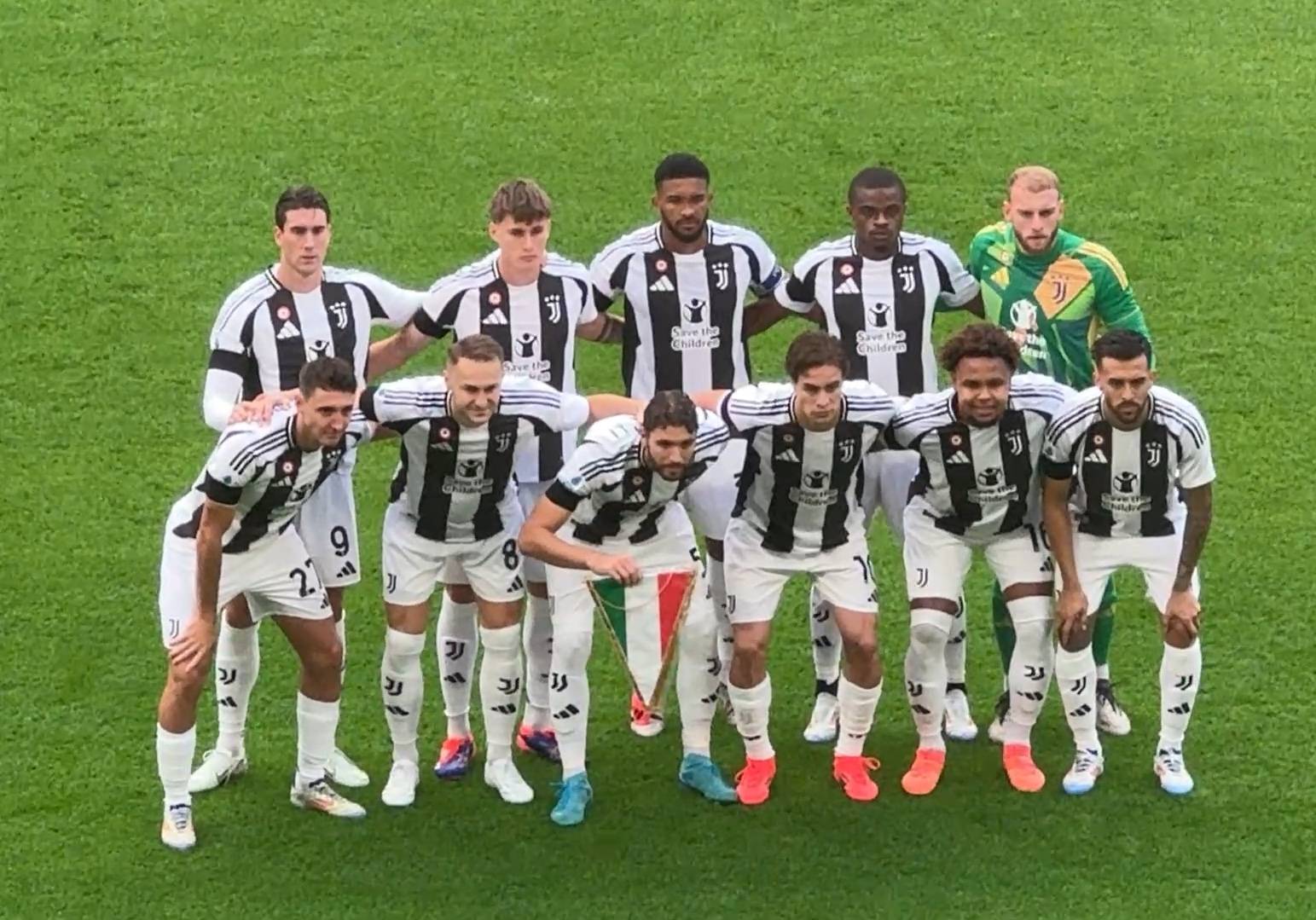 关于尤文图斯球员展现出团结合作的精神的信息