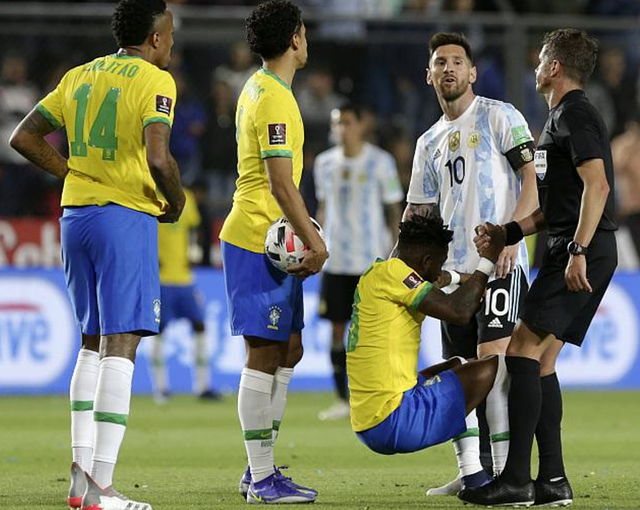 关于比利时客场险胜哥伦比亚，提前锁定淘汰赛资格的信息