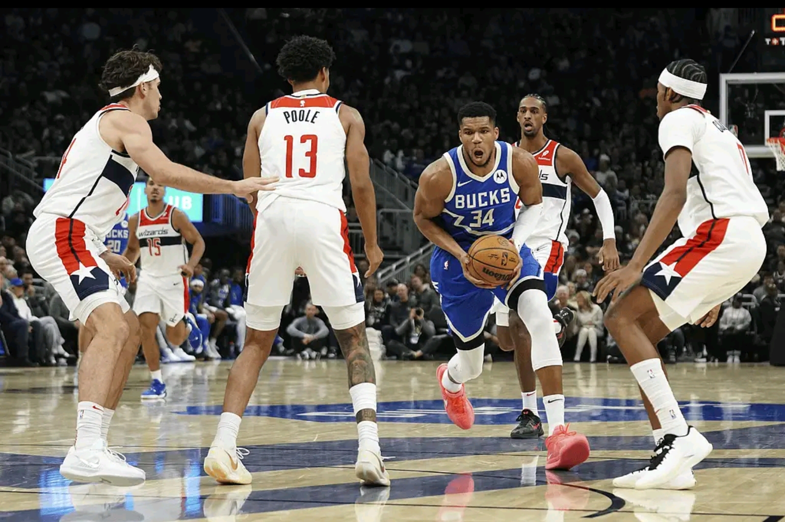 雄鹿鏖战骑士,东契奇带队取胜 雄鹿鏖战骑士,东契奇带队取胜