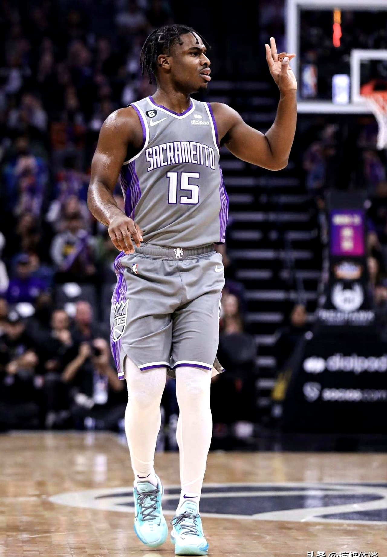 篮网轻取快船，米切尔惊艳四座