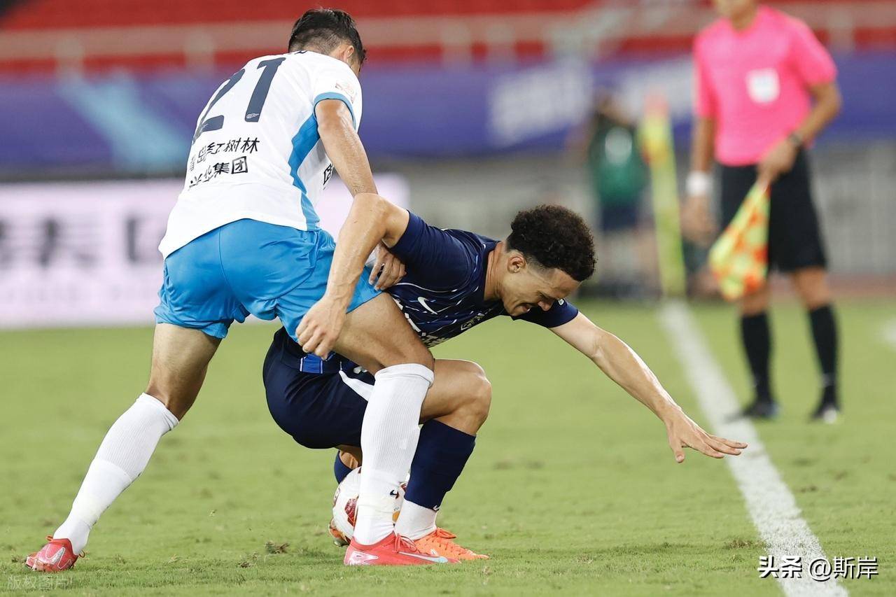 关于武汉三镇客场连败，保级形势严峻的信息