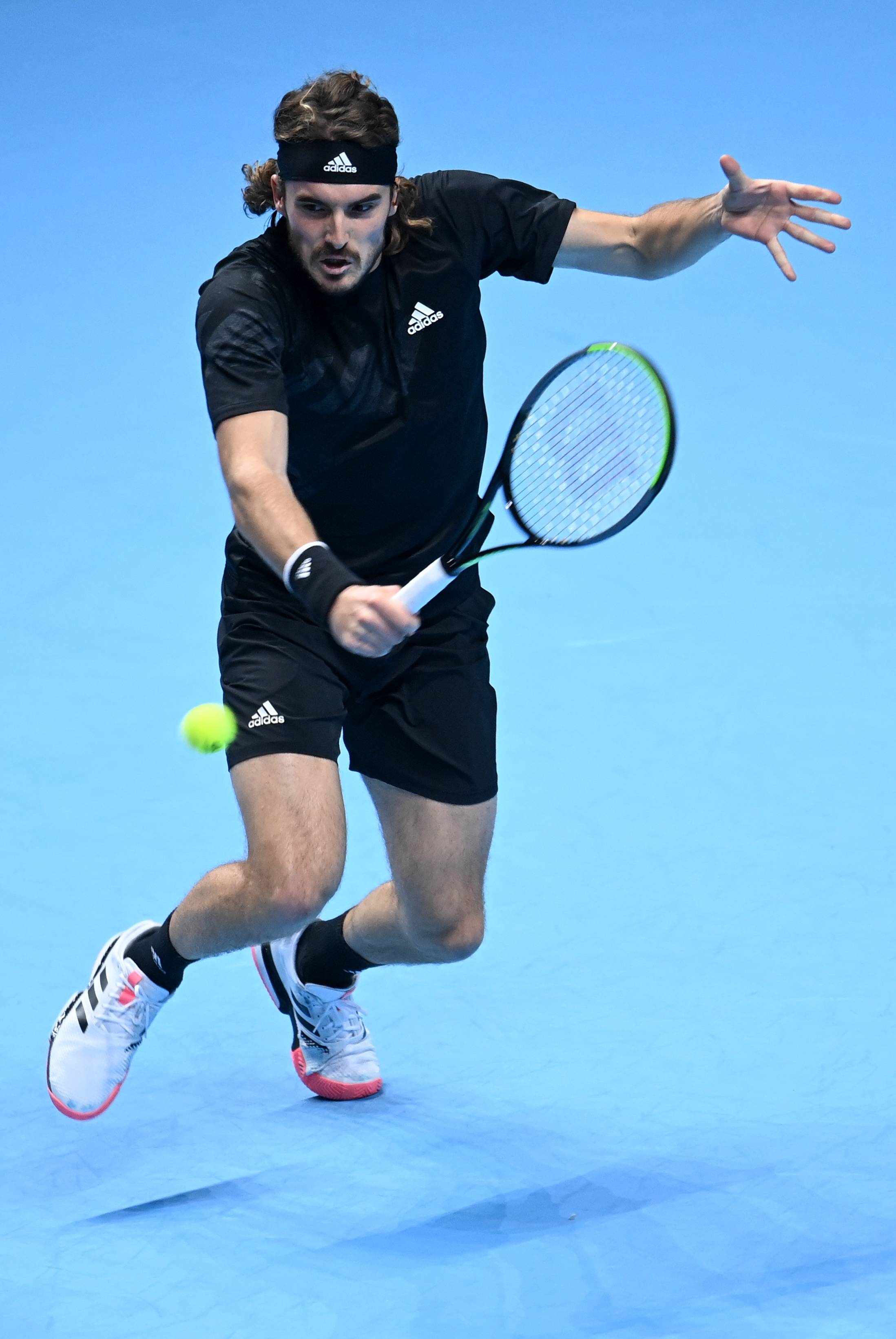 关于ATP总决赛轻取年终总决赛,西西帕斯状态火热的信息 关于ATP总决赛轻取年终总决赛,西西帕斯状态火热的信息