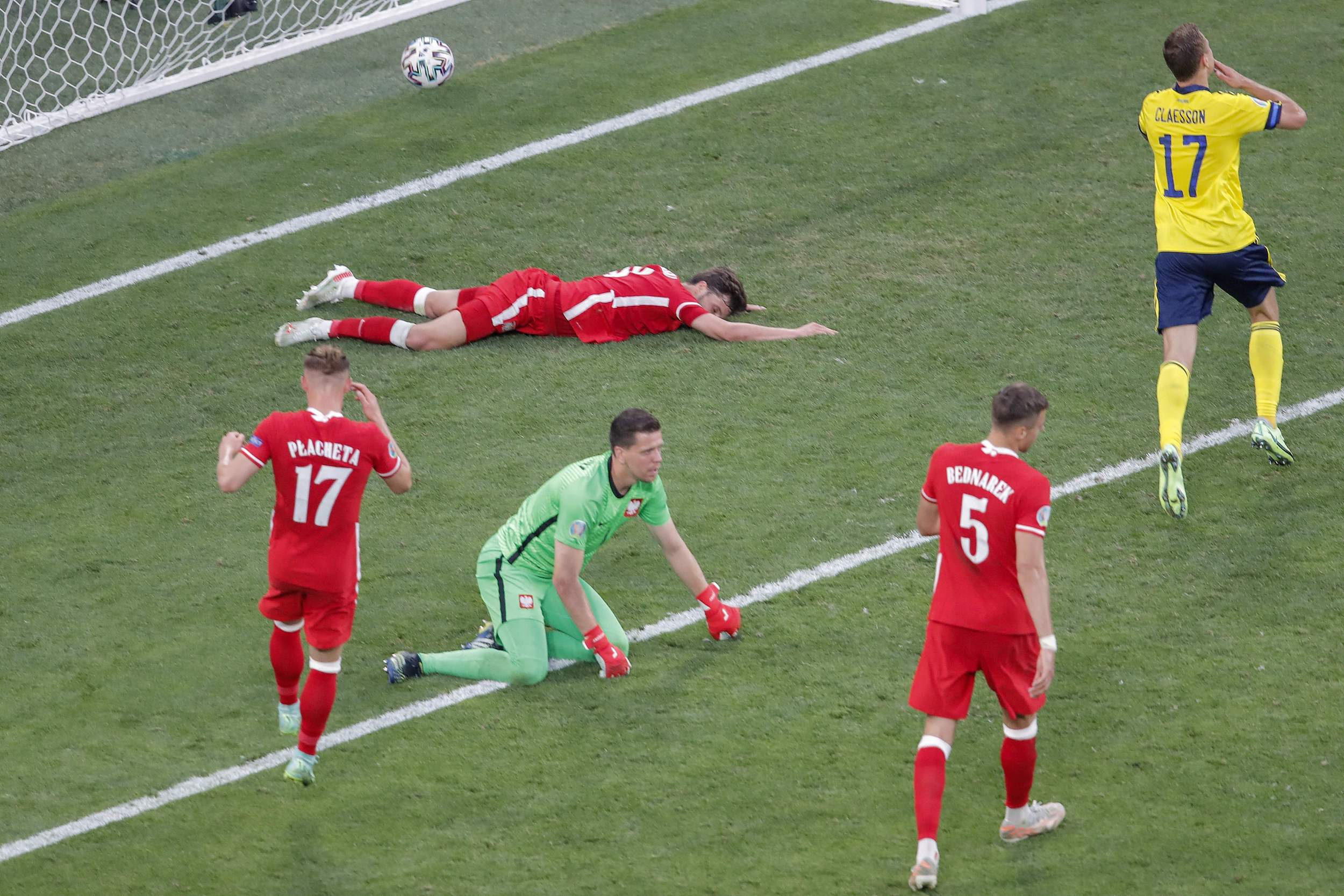 包含瑞典乒乓球队碾压波兰乒乓球队，奥恰洛夫制霸全场的词条