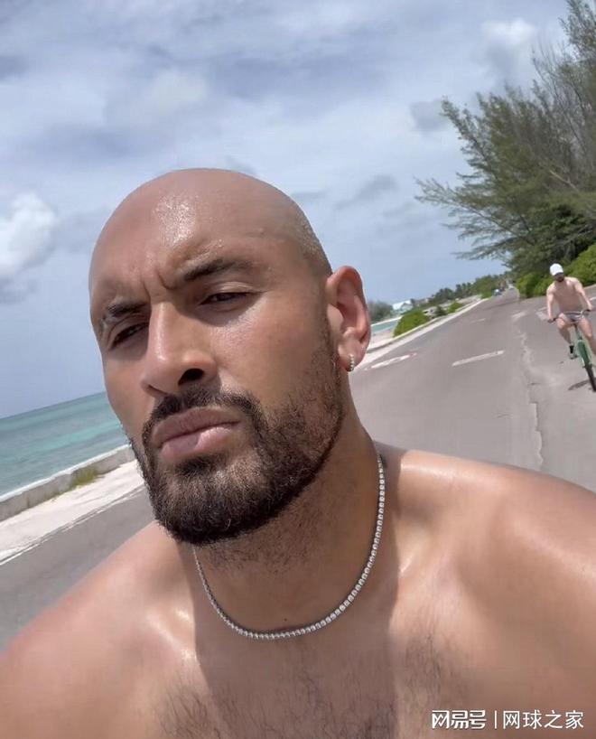 包含美国网球队强势日本网球队，克耶高斯统治全场的词条