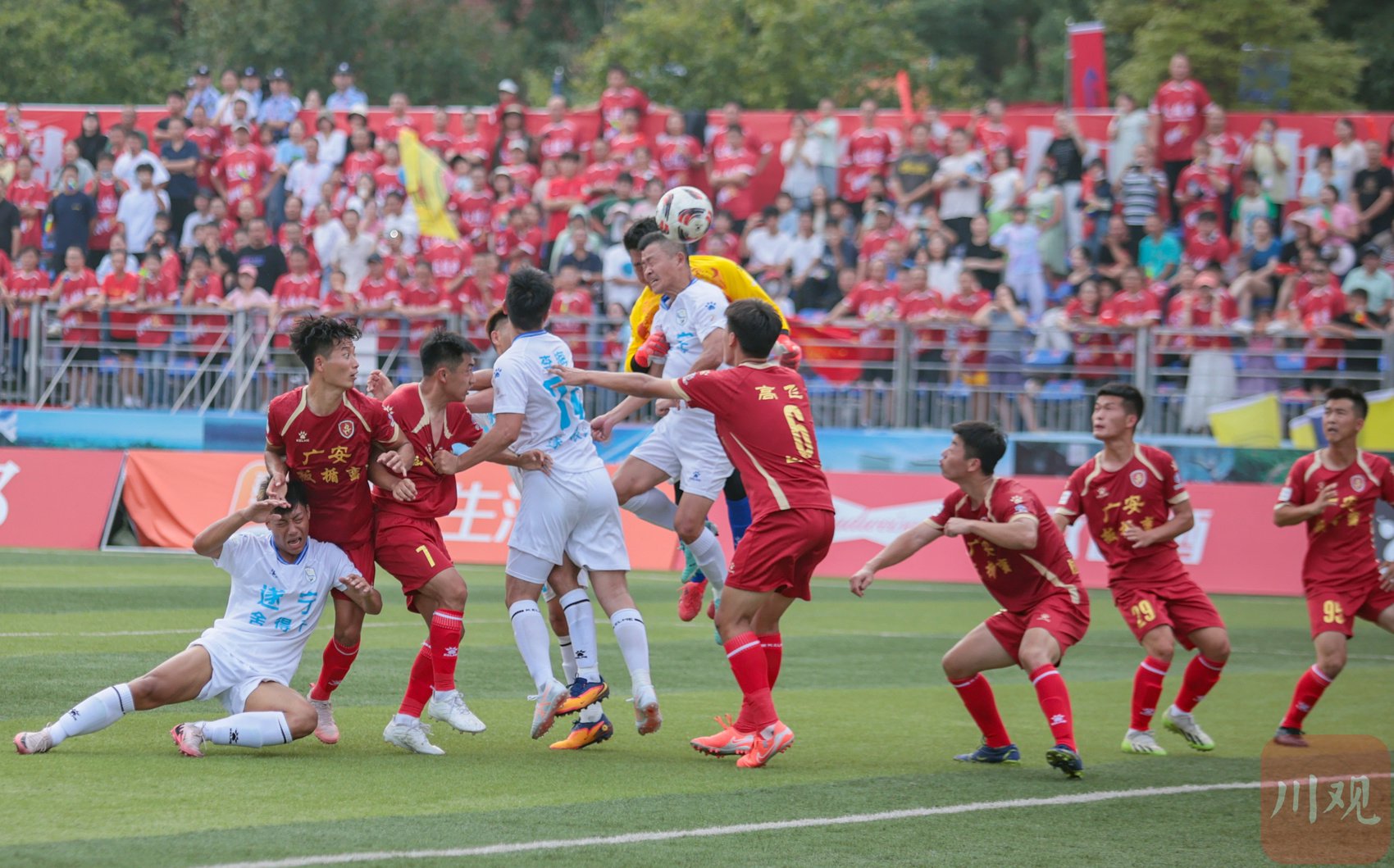 关于球场竞技气氛浓烈，实力对决激动人心！的信息