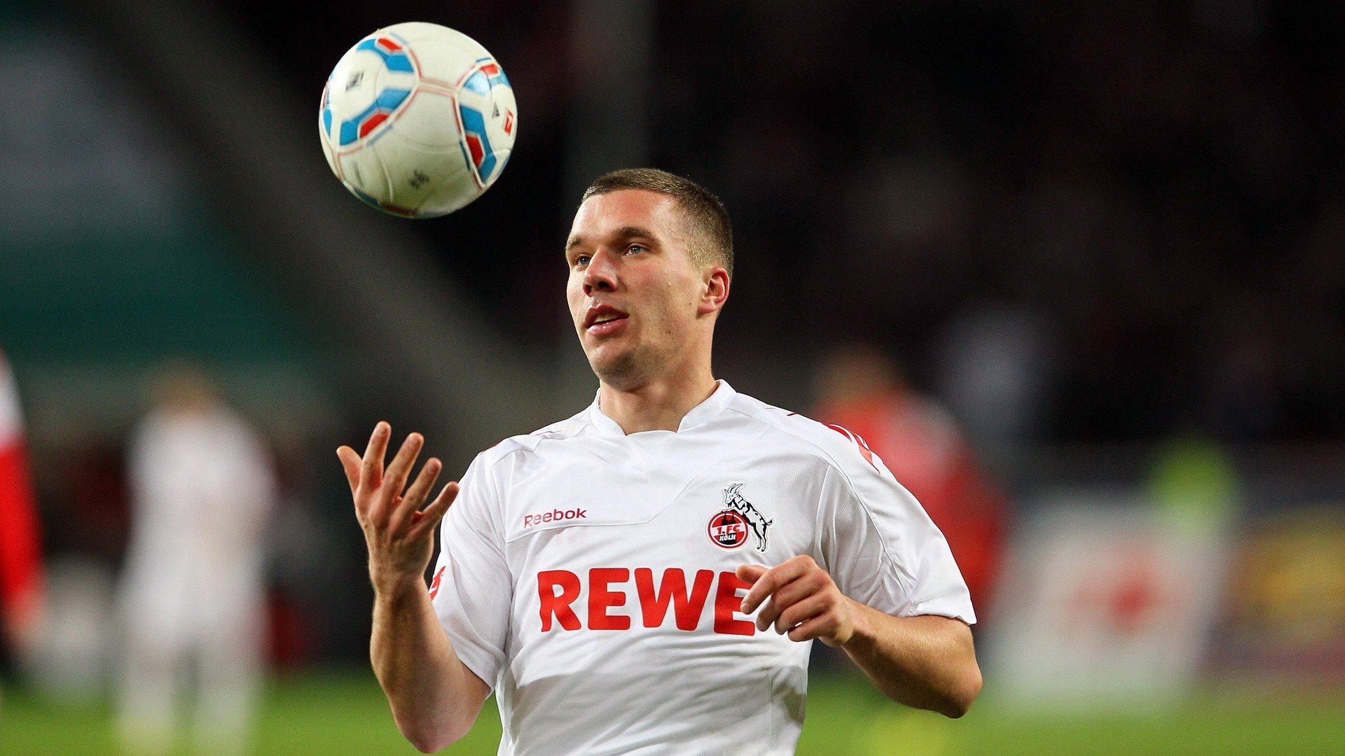 跨界传奇，当阿圭罗在NBA季后赛接管比赛，智利足球的胜利哲学如何穿透边界？